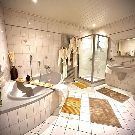 By Deluxe Wifi-ps4-tv-loft-bath-kitchen Willroth