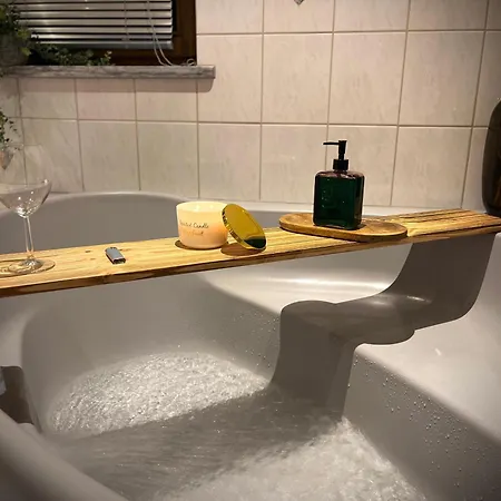By Deluxe Wifi-ps4-tv-loft-bath-kitchen Apartamento *