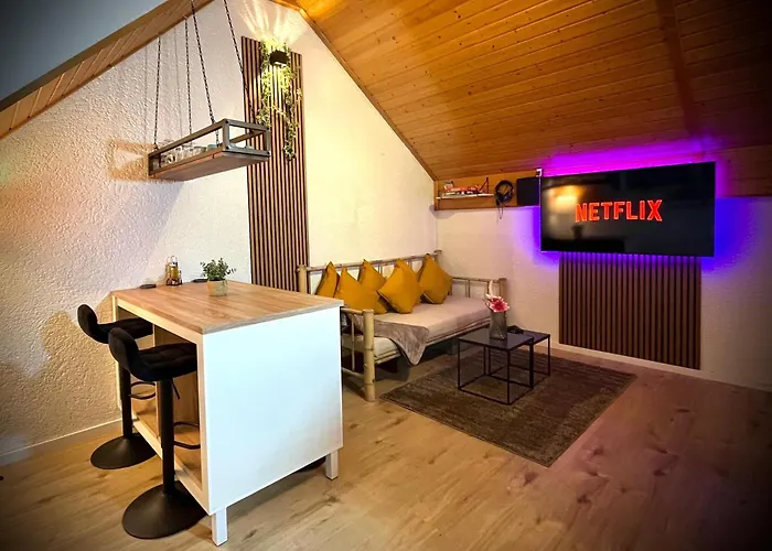 By Deluxe Wifi-ps4-tv-loft-bath-kitchen