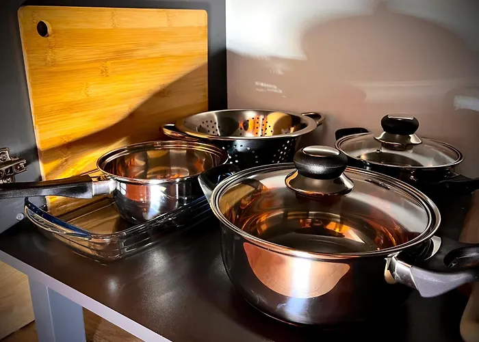 By Deluxe Wifi-ps4-tv-loft-bath-kitchen 公寓